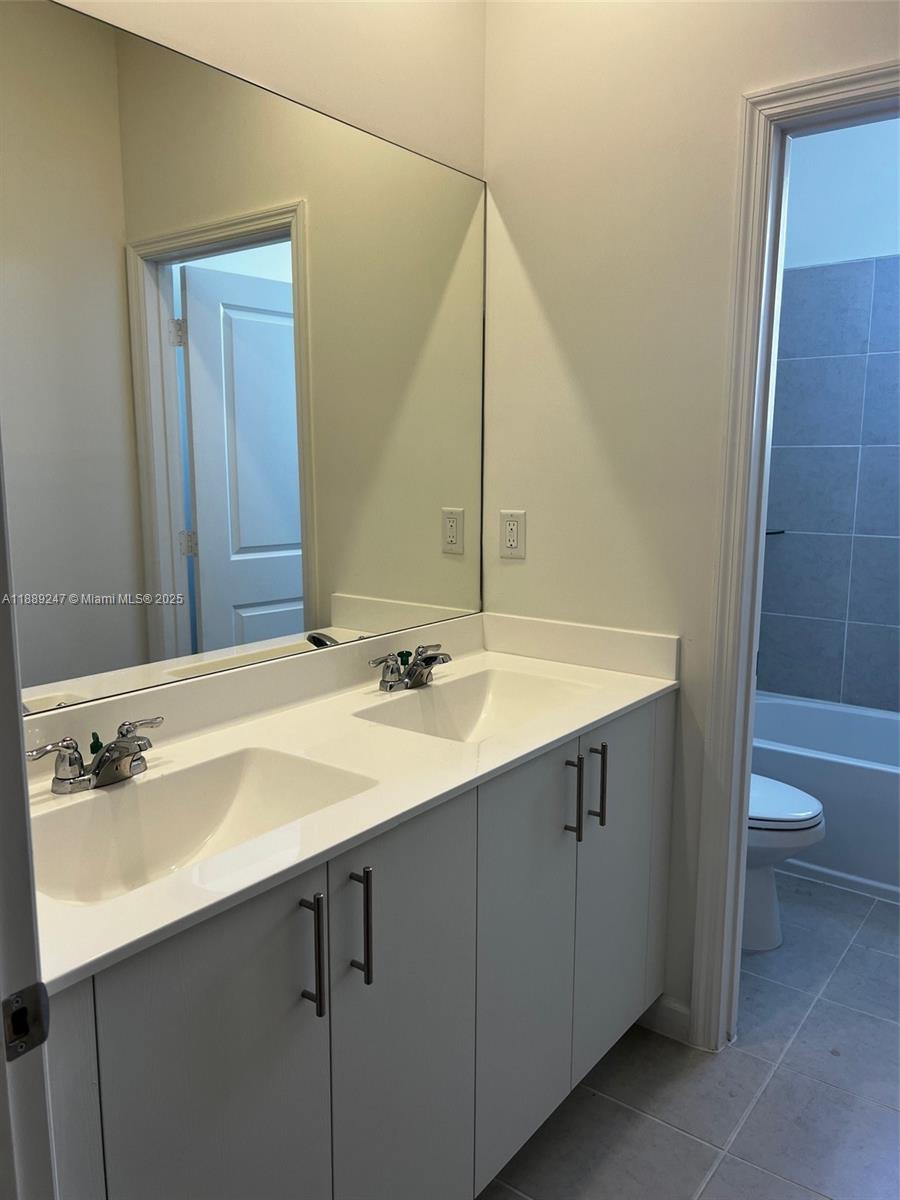 ALTAMIRA - Residential Lease