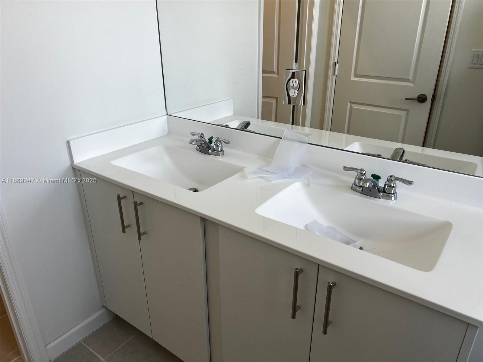 ALTAMIRA - Residential Lease