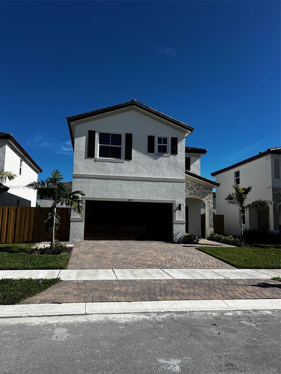 ALTAMIRA - Residential Lease