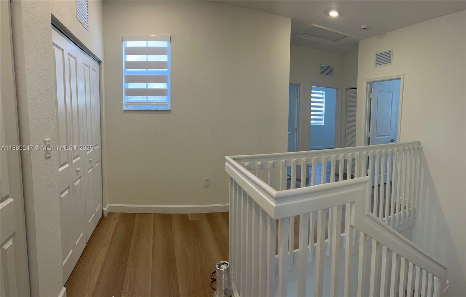ALTAMIRA - Residential Lease