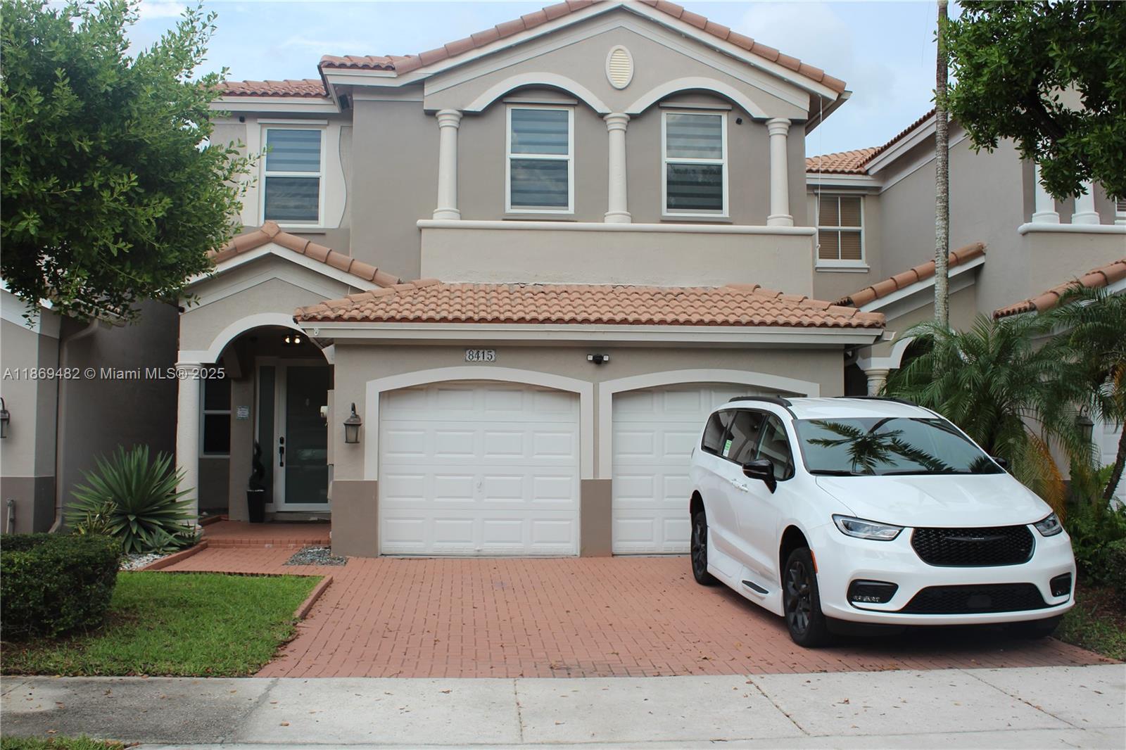 BEAUTIFUL SINGLE FAMILY HOME IN DORAL, OFFERING 4 BEDROOMS AND 2.5 BATHROOMS. 2 CAR GARAGE, MODERN KITCHEN WITH SPACIOUS PATIO. TWO-STORY LAYOUT WITH MAIN BEDROOM FEATURING AN ADDITIONAL ROOM, PERFECT FOR OFFICE, SITTING AREA. EXCELLENT LOCATION CLOSE TO SCHOOLS, SHOPPING, AND DINING.