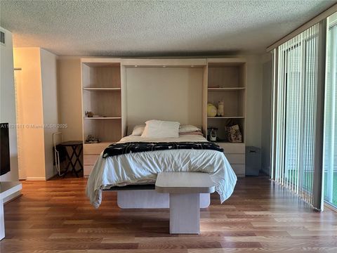 447 NE 195th St 115 Miami FL 33179