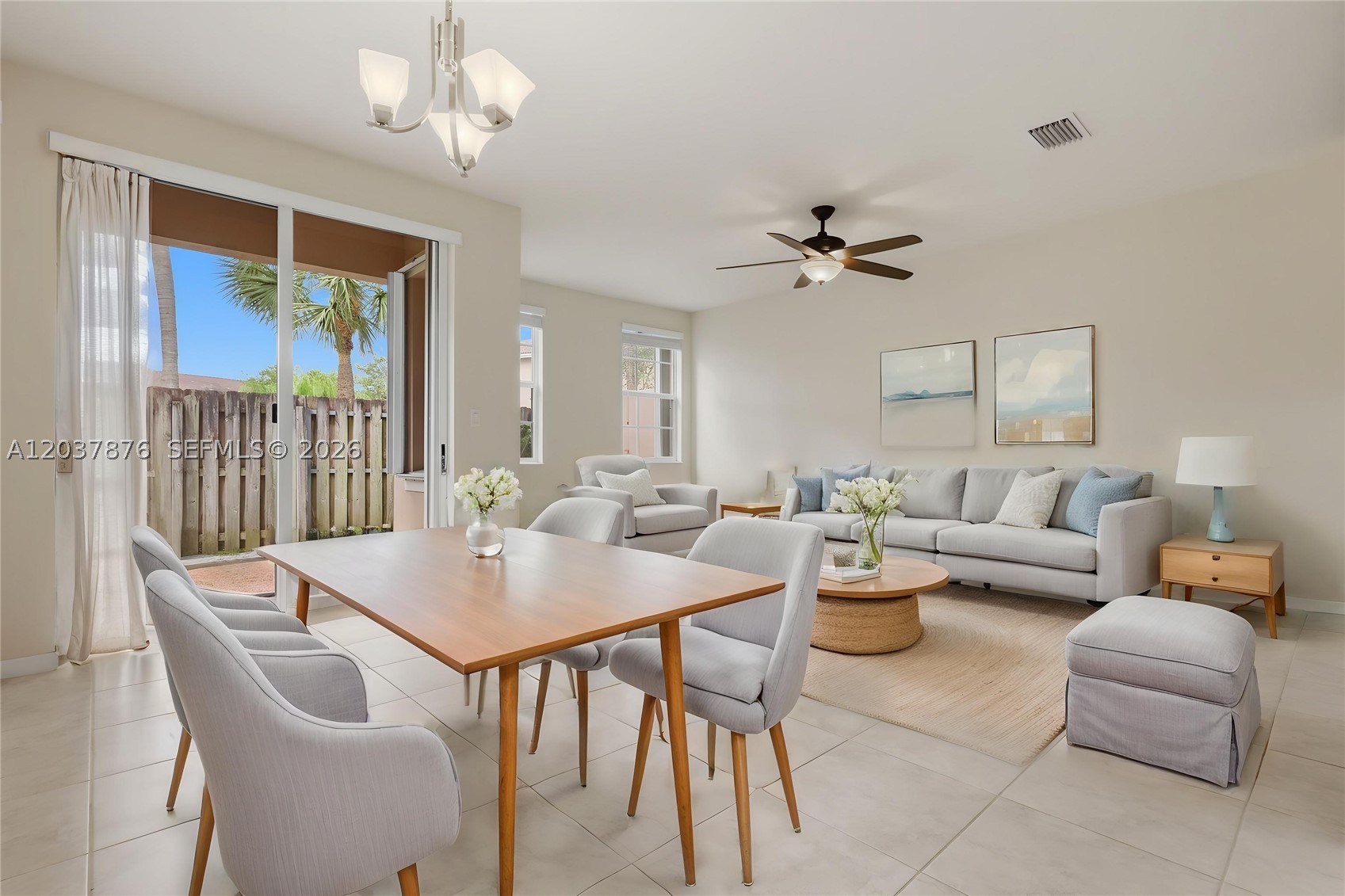 277 Las Brisas Cir