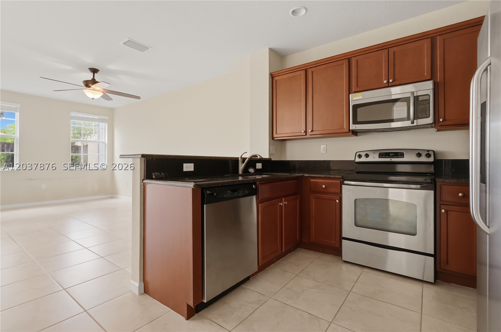 277 Las Brisas Cir