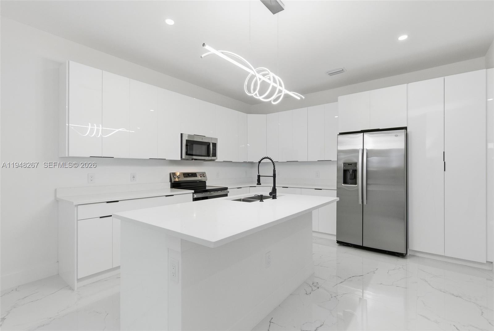 Mirror Lakes - Residential