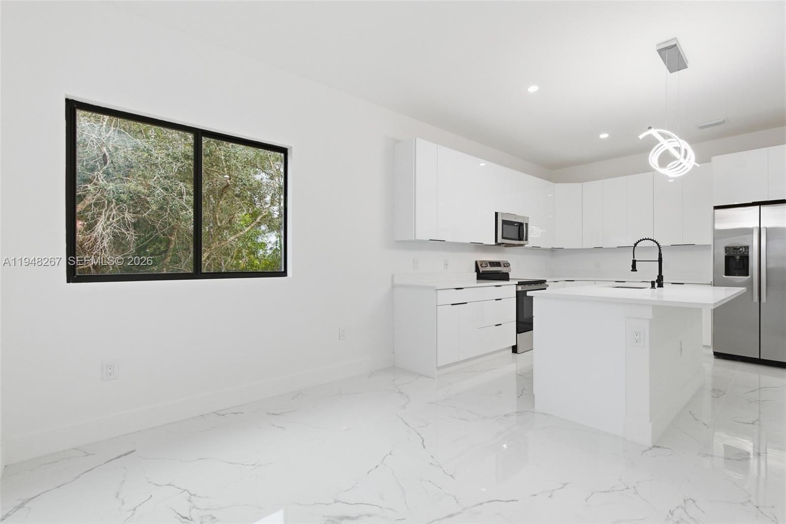 Mirror Lakes - Residential