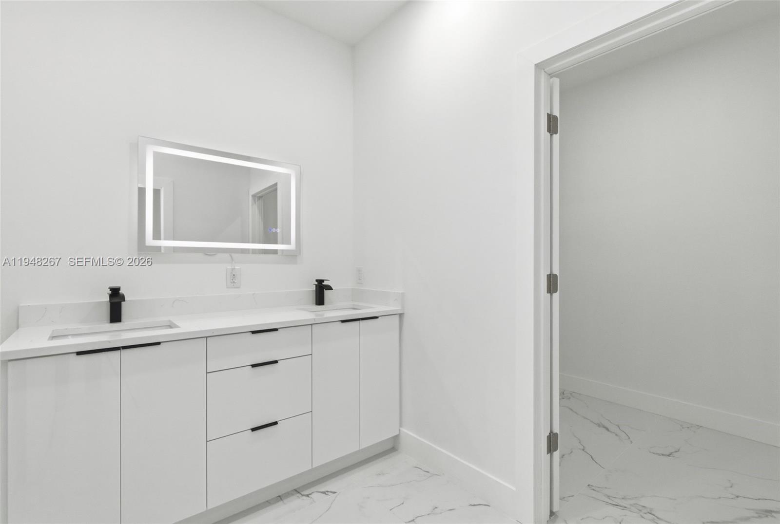 Mirror Lakes - Residential