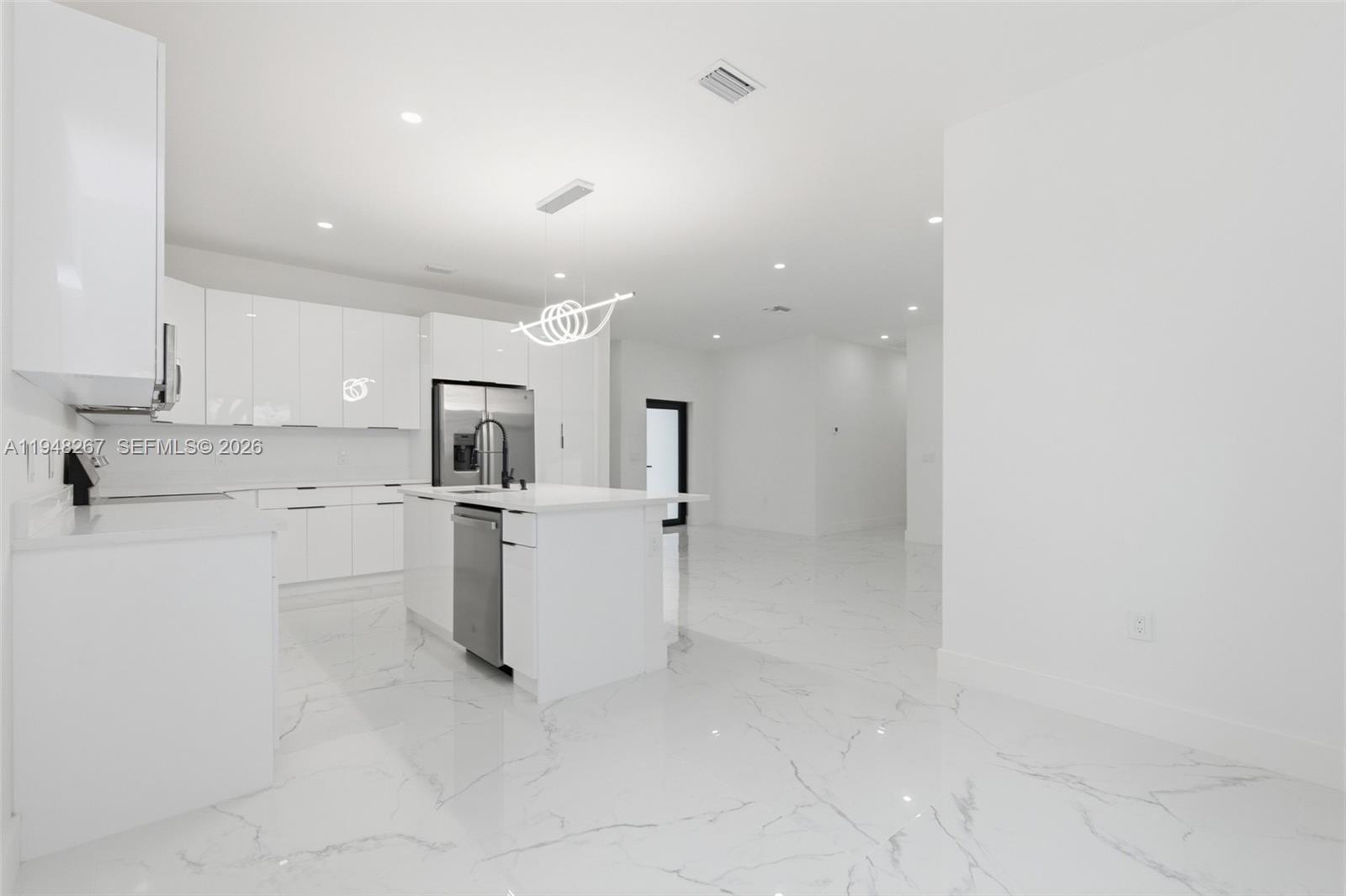 Mirror Lakes - Residential