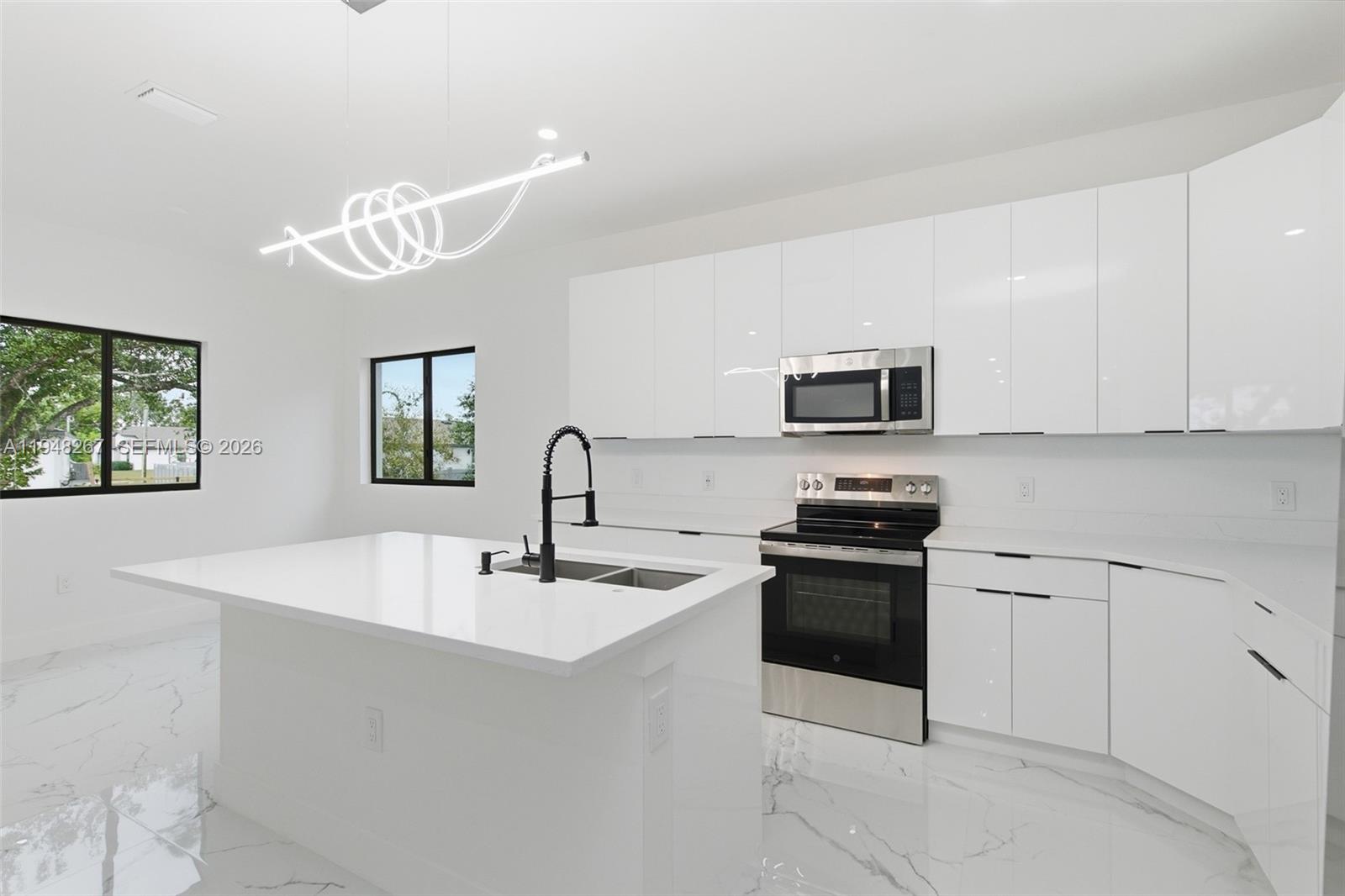 Mirror Lakes - Residential