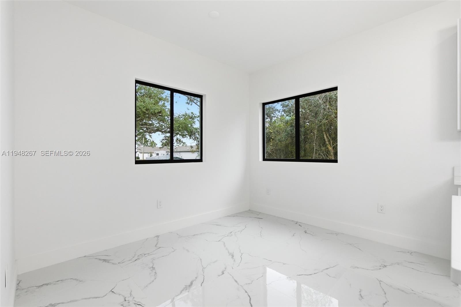 Mirror Lakes - Residential