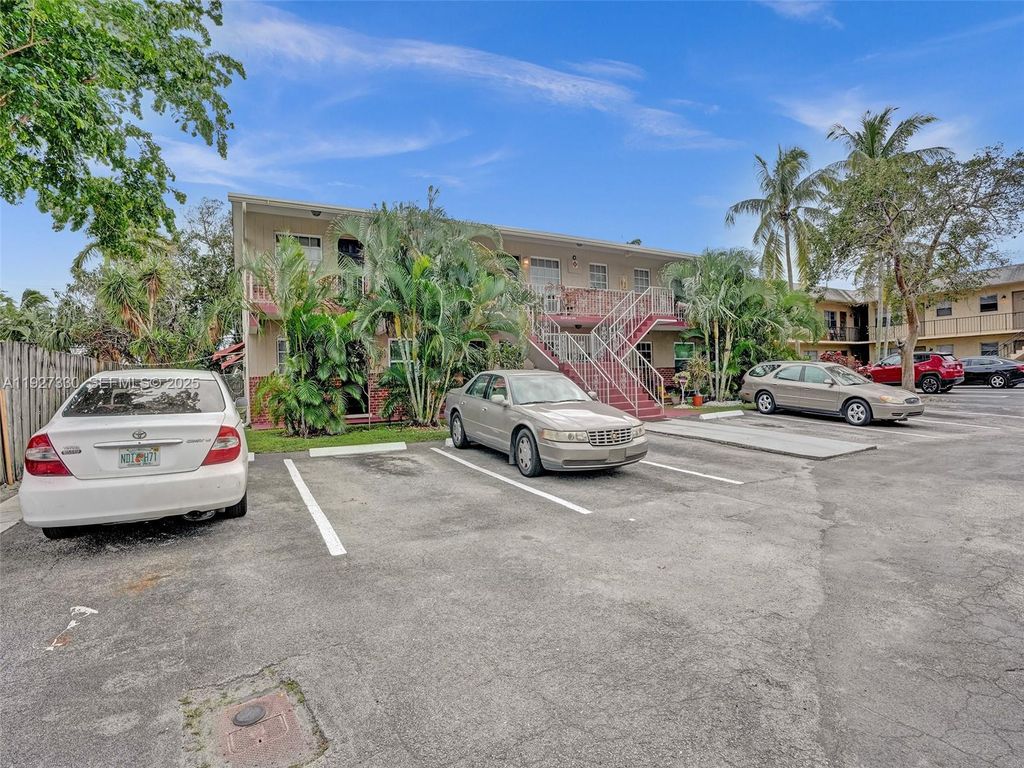 Photo of 1211 NE 23rd Ave, Pompano Beach, FL 33062 (MLS # A11927330)