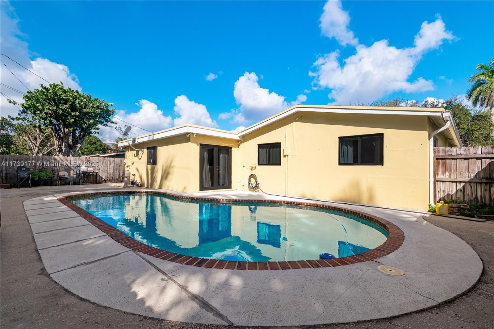 SUNRISE GOLF VILLAGE SEC - Residential