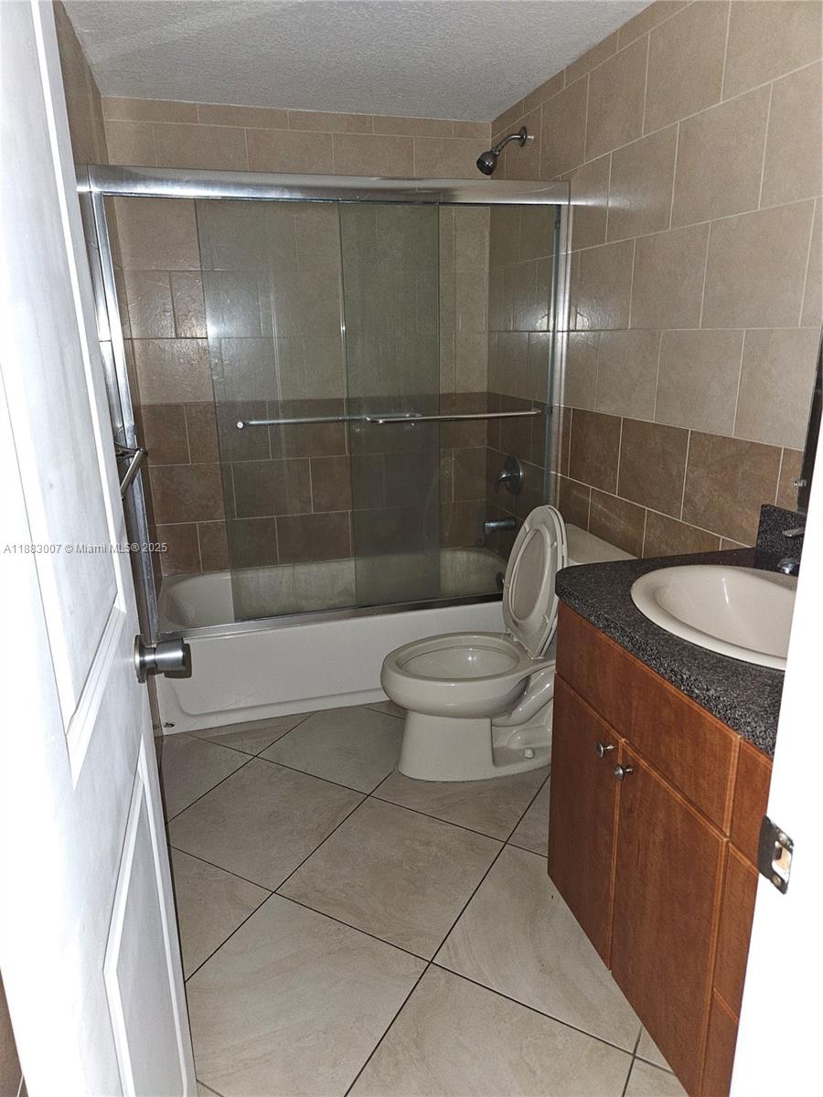 SAMARI LAKE EAST CONDO - Residential Lease