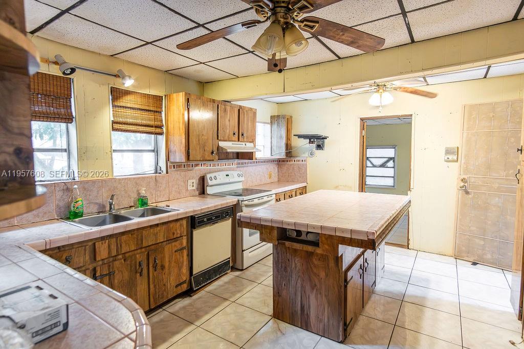 PALM GROVE - Residential