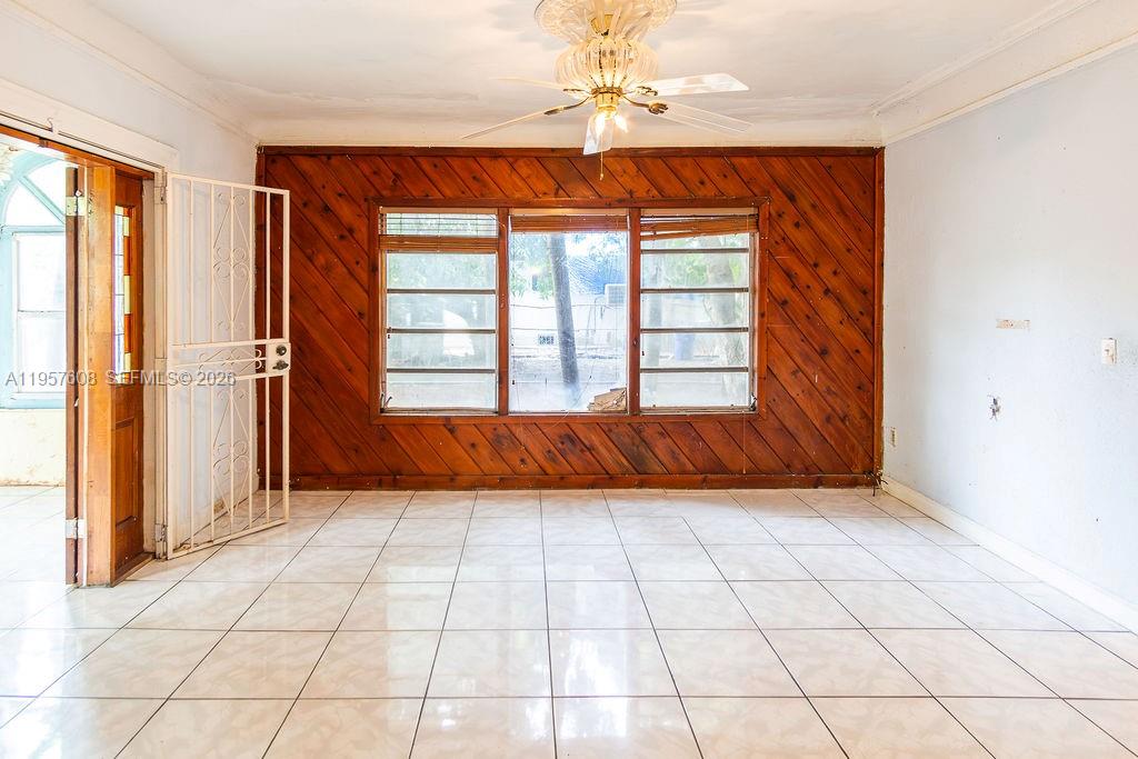 PALM GROVE - Residential