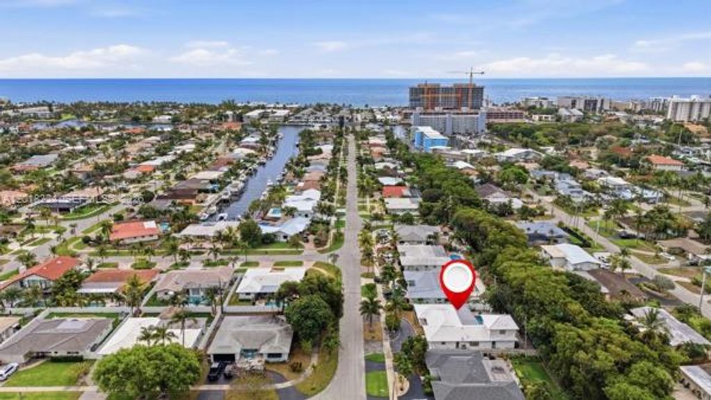 Photo of 1310 SE 14th Ct, Deerfield Beach, FL 33441 (MLS # A12018324)
