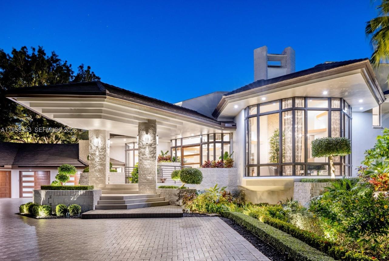 View photos, virtual tours, details... 2965 NE Surrey Ln