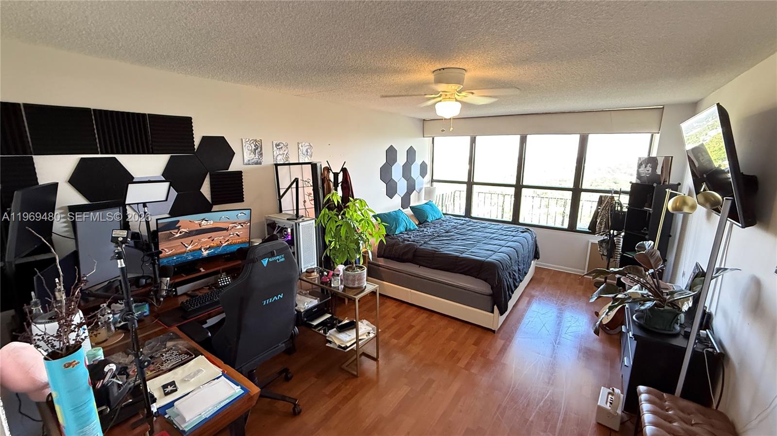 THE PALM BAY YACHT CLUB C - Residential Lease