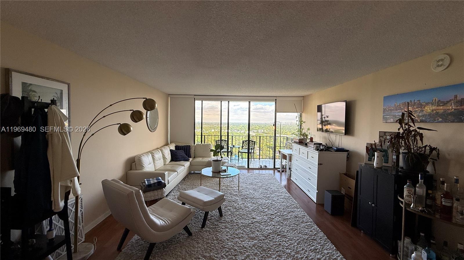 THE PALM BAY YACHT CLUB C - Residential Lease