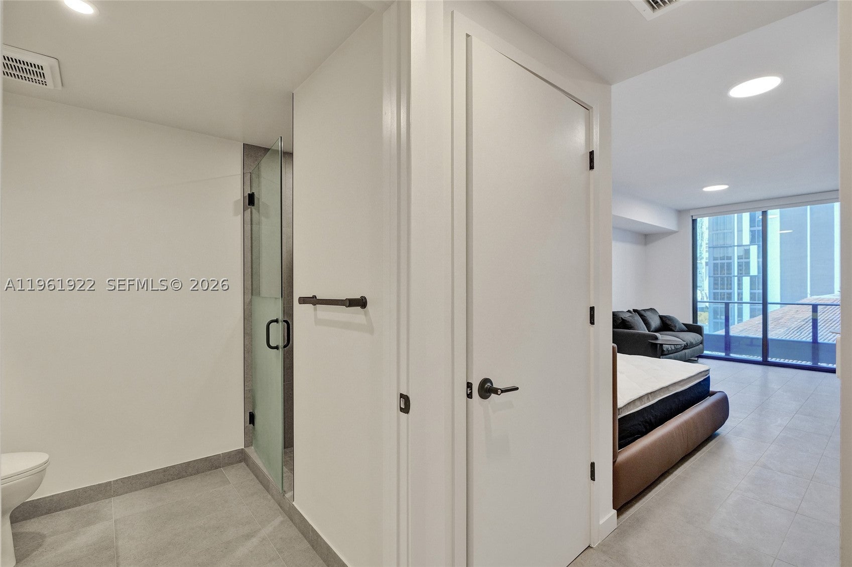 121 NE 5th Street 807