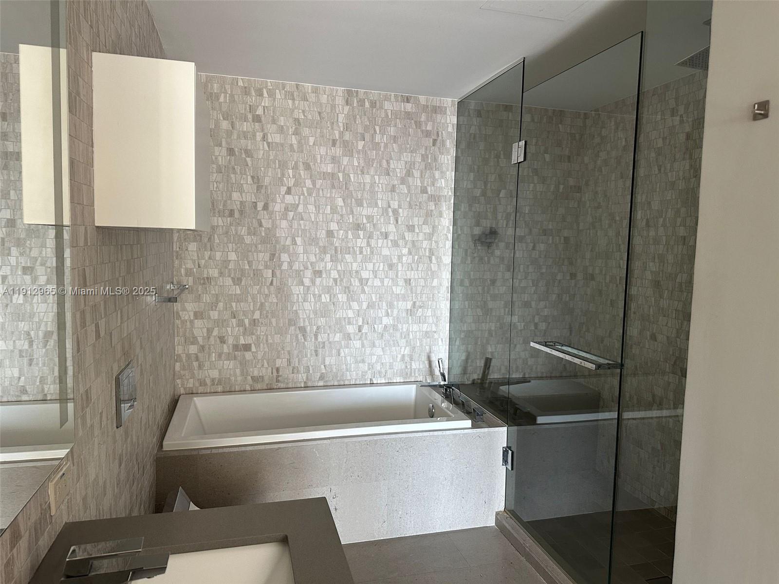 REACH BRICKELL CITY CENTER - Residential Lease