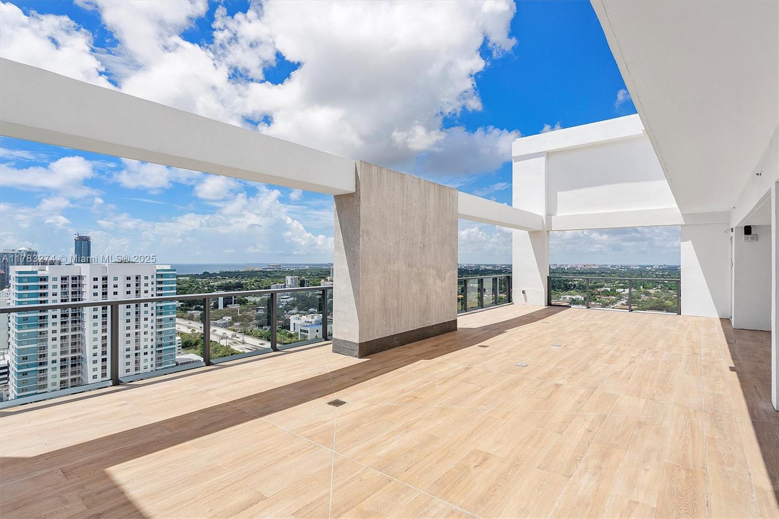 Smart Brickell - Residential