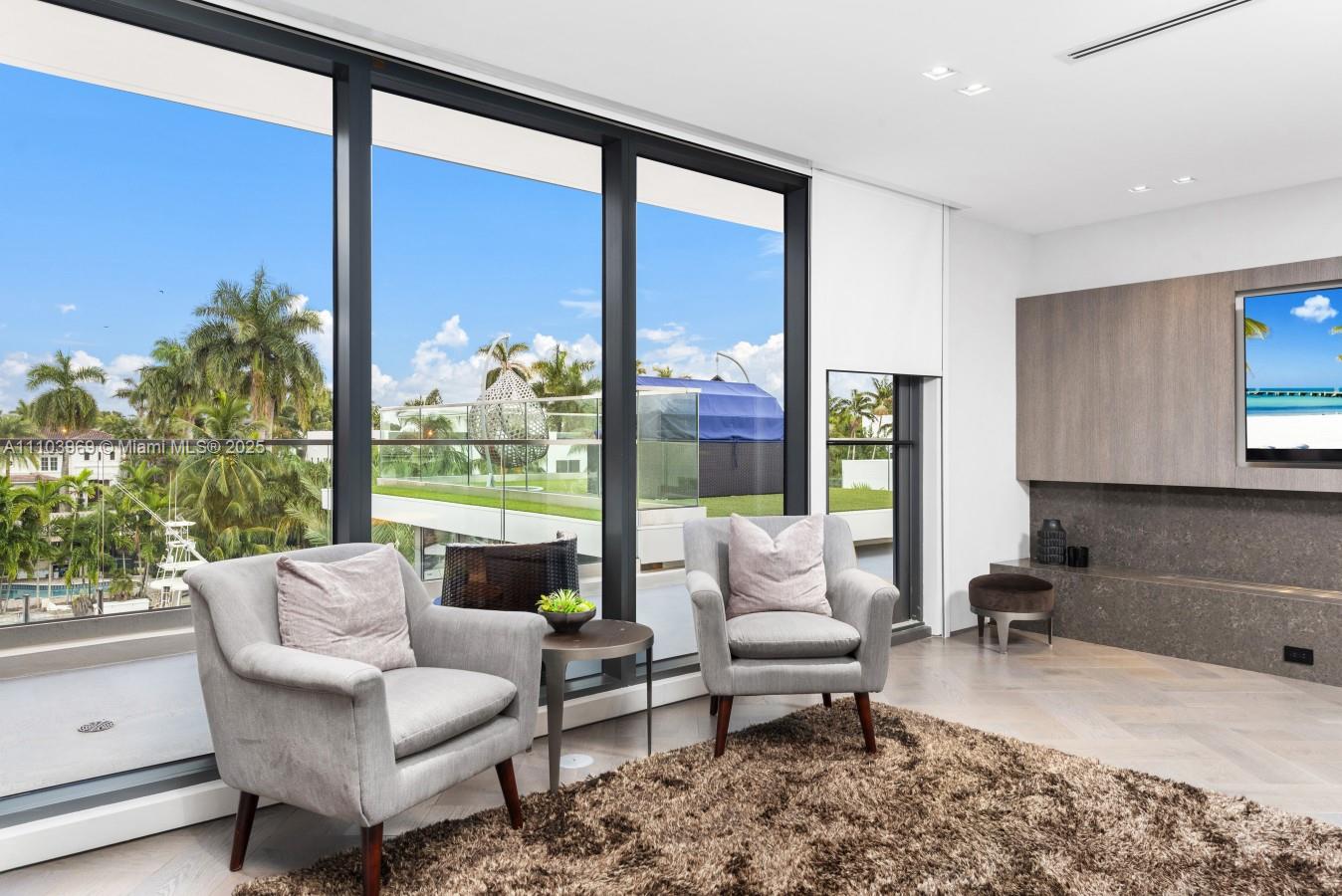 VENICE - Residential Lease