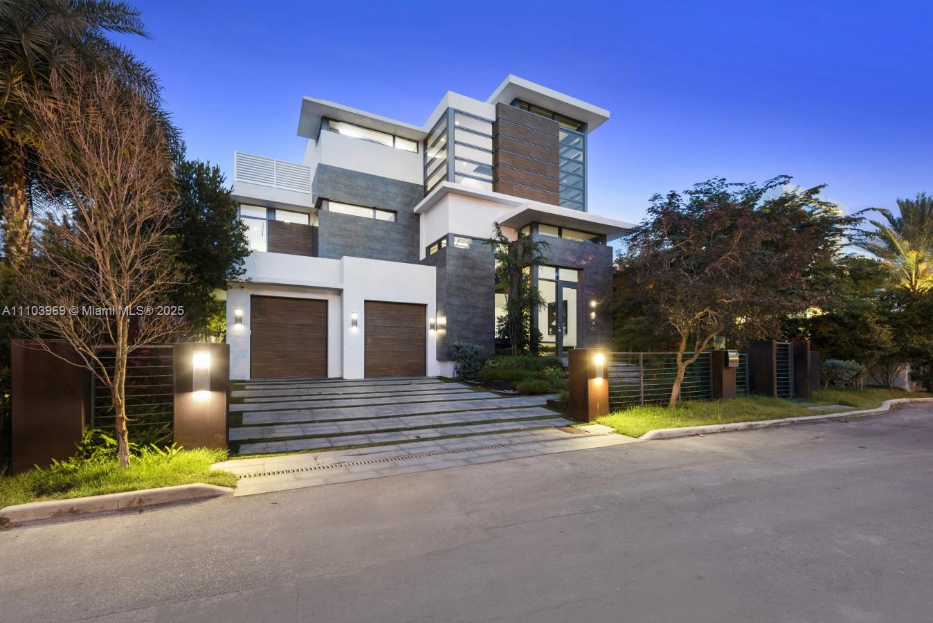 VENICE - Residential Lease