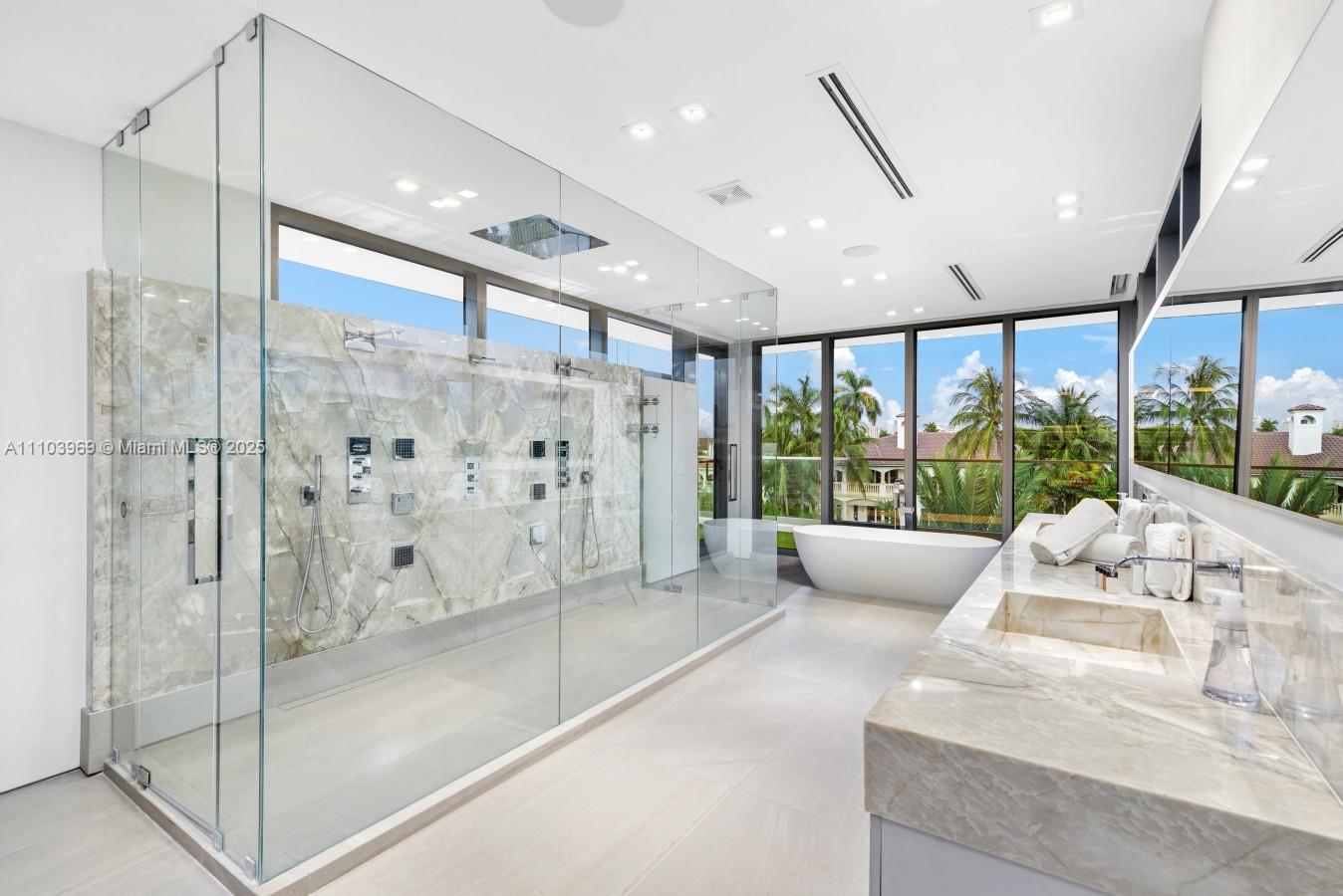 VENICE - Residential Lease