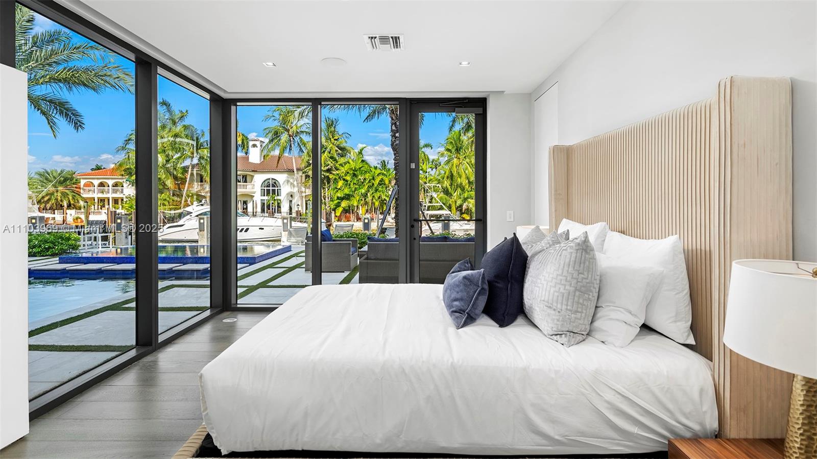 VENICE - Residential Lease