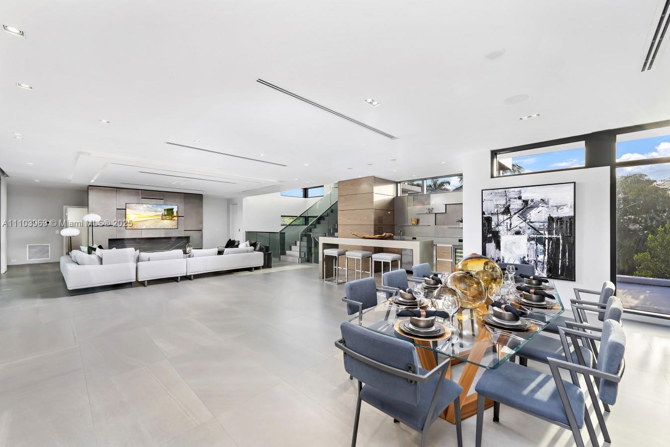 VENICE - Residential Lease