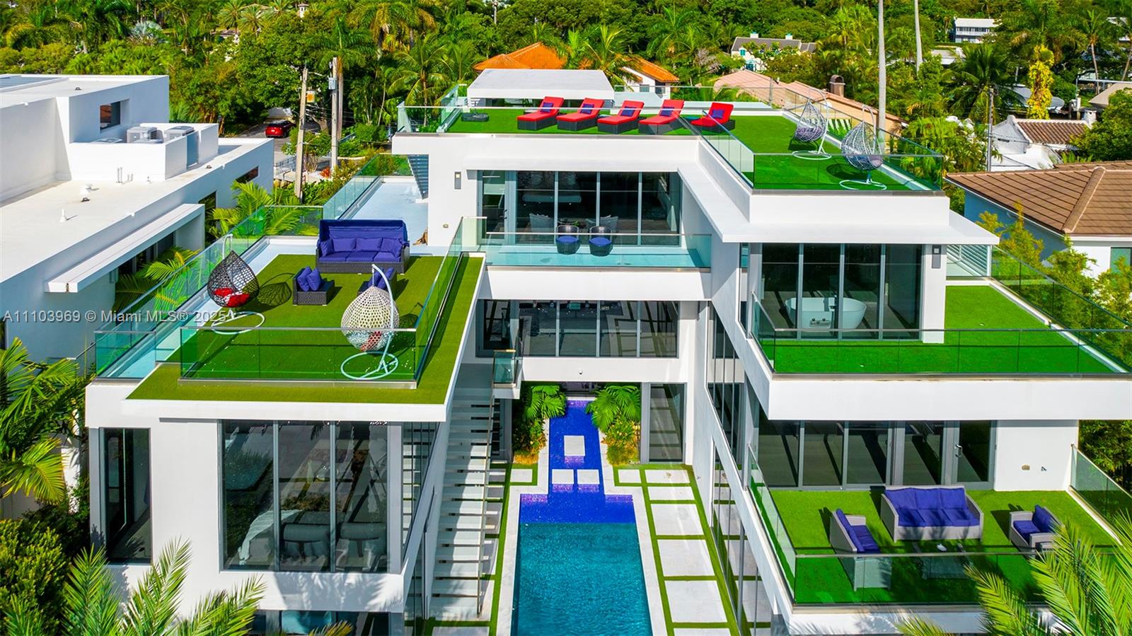 VENICE - Residential Lease