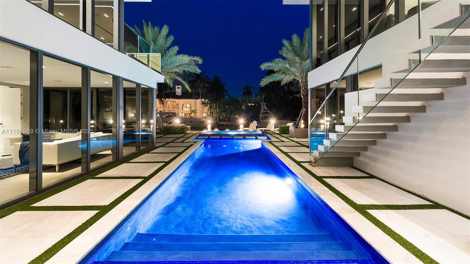 VENICE - Residential Lease