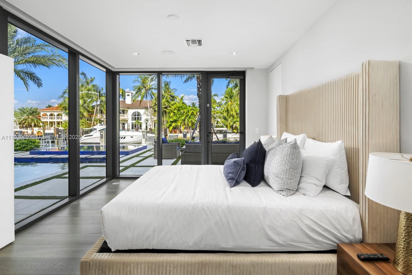 VENICE - Residential Lease