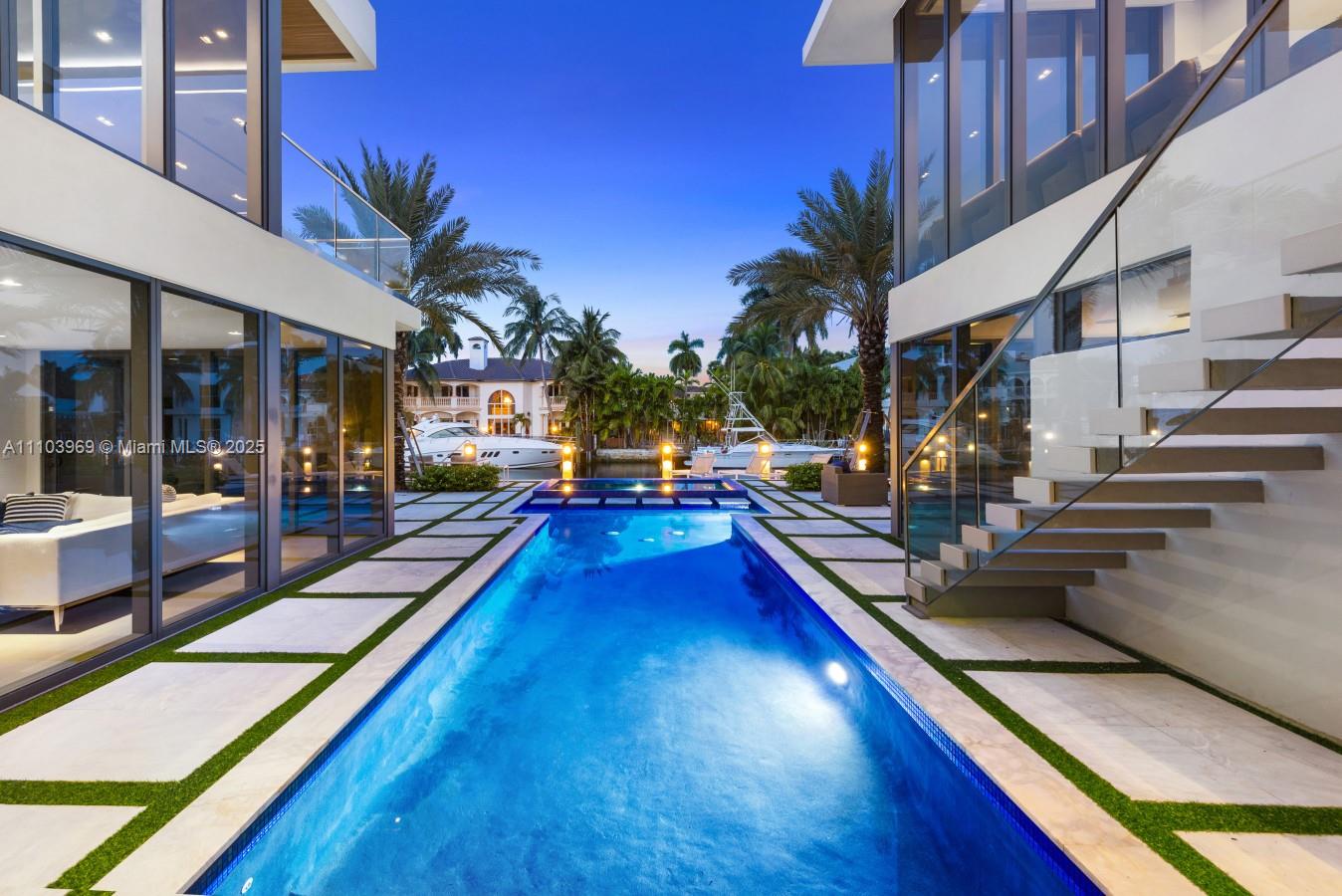 VENICE - Residential Lease