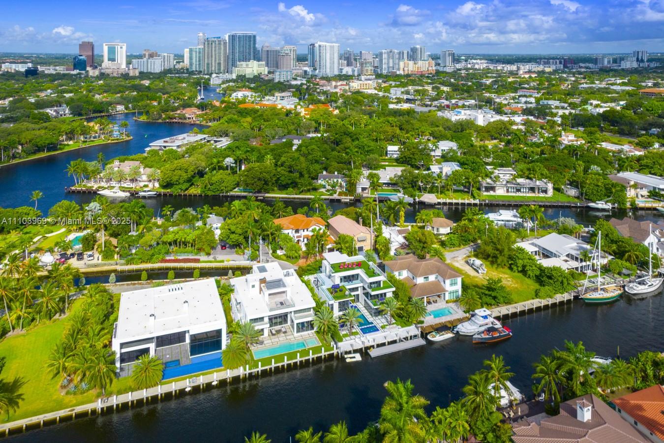 VENICE - Residential Lease