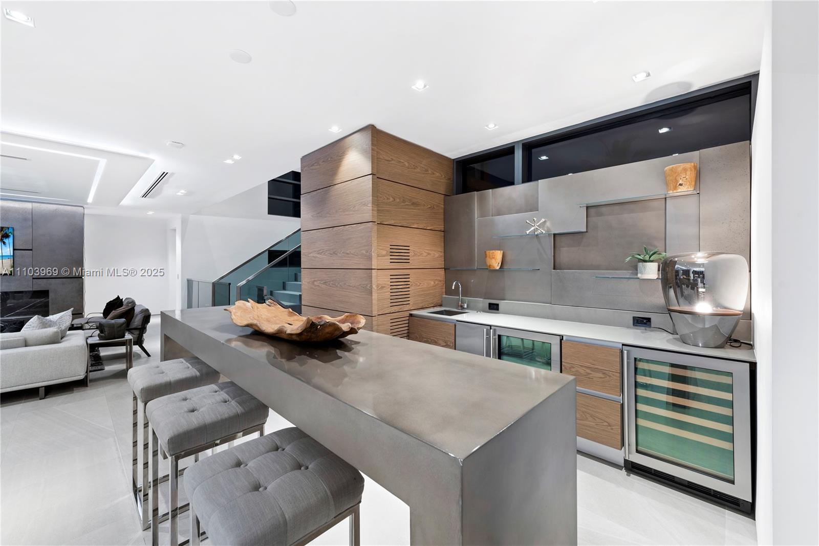 VENICE - Residential Lease