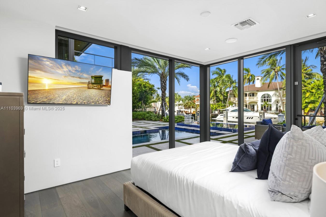 VENICE - Residential Lease