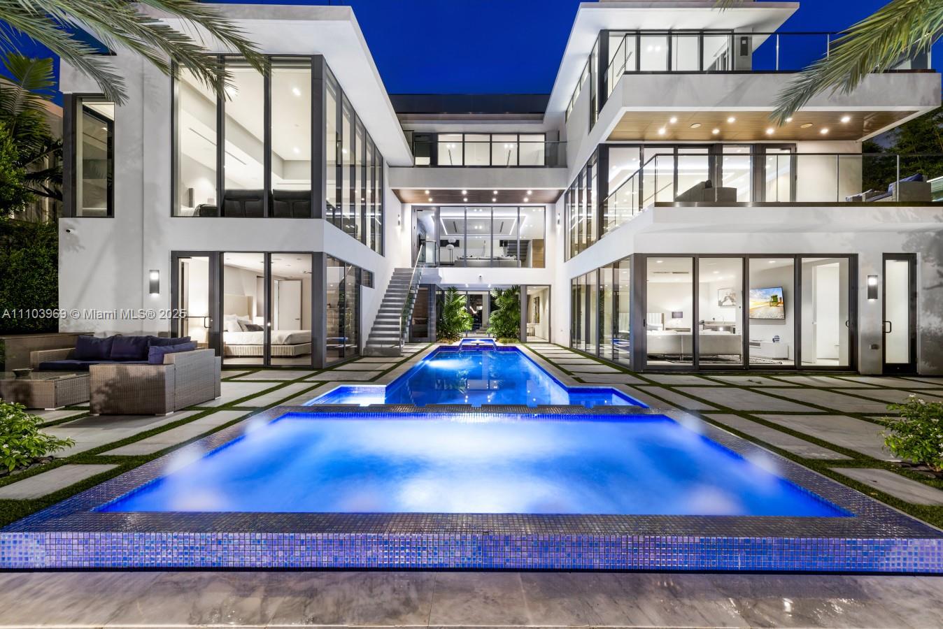 VENICE - Residential Lease