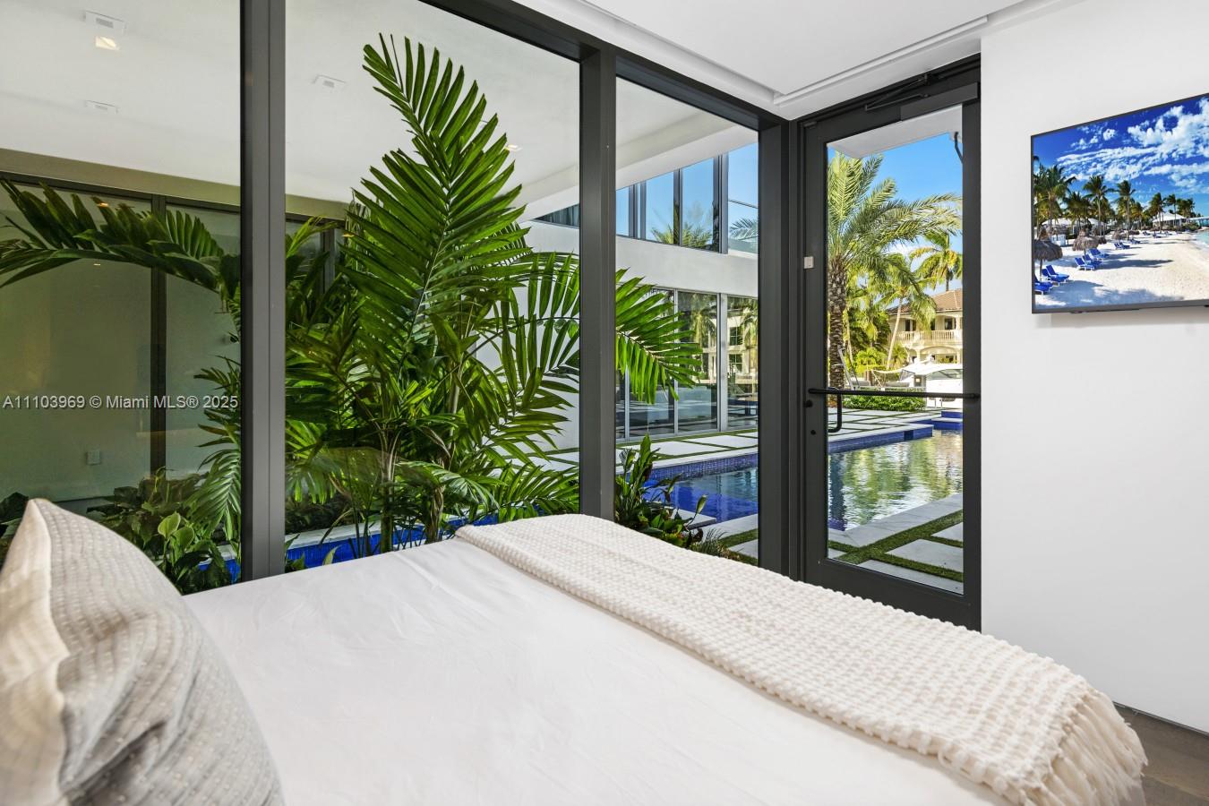 VENICE - Residential Lease