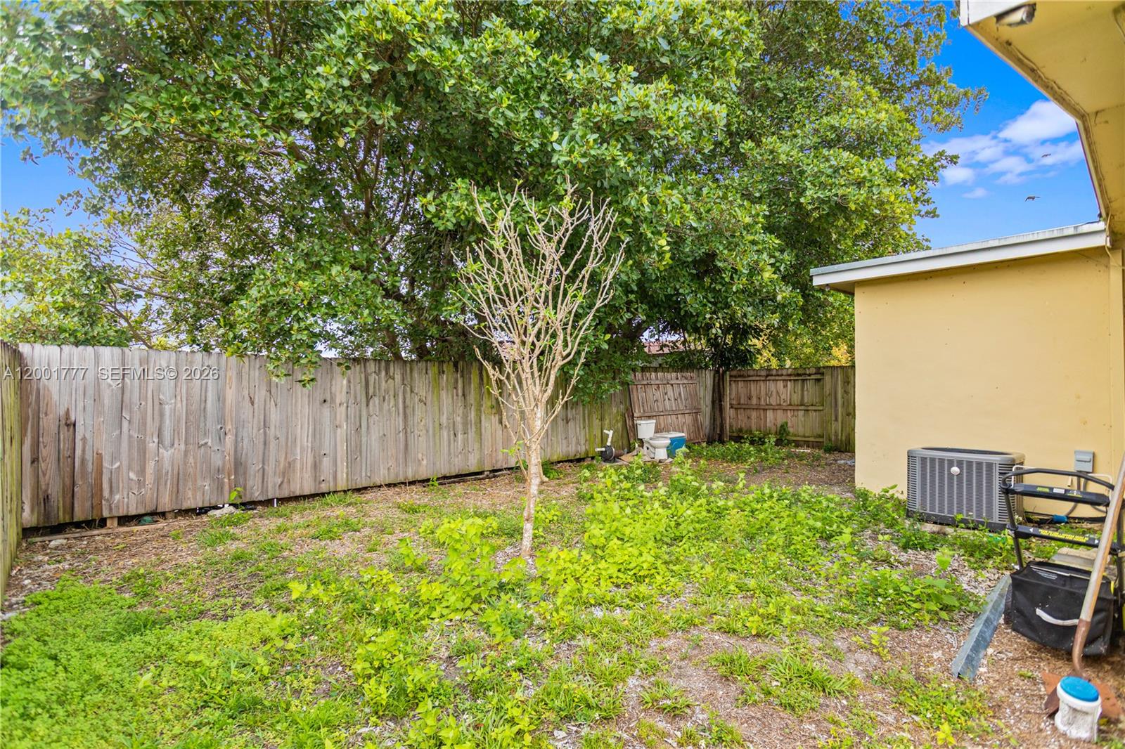 SUNNY LAKE ESTS 1ST ADDN - Residential