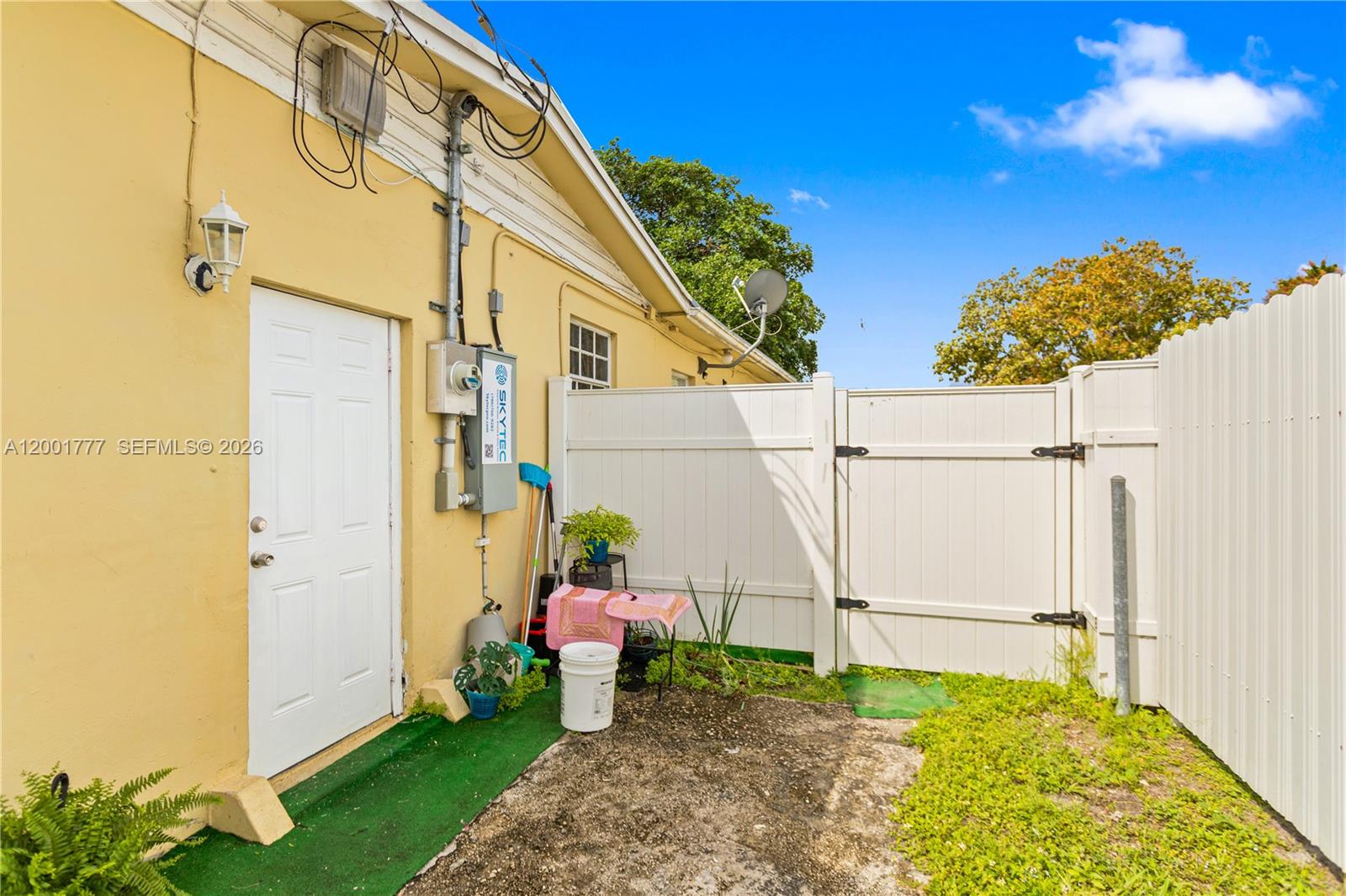 SUNNY LAKE ESTS 1ST ADDN - Residential