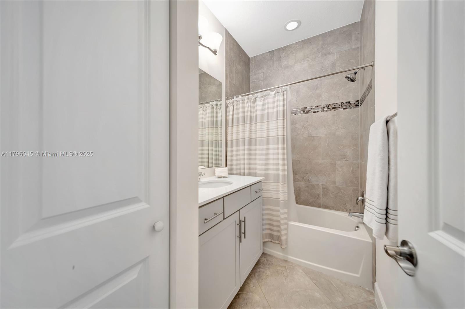 Artesia Sawgrass Lakes - Residential
