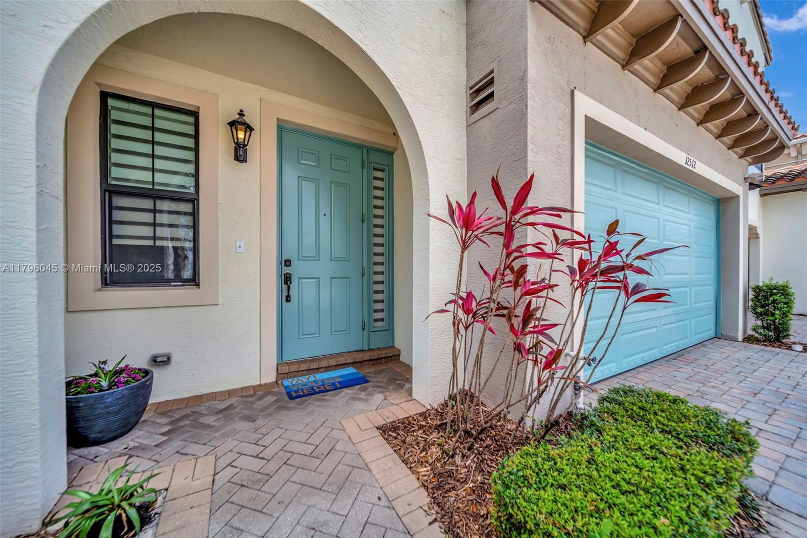 12512 Nw 32nd Mnr, Sunrise, Miami-Dade County, Florida - 3 Bedrooms  
3 Bathrooms - 