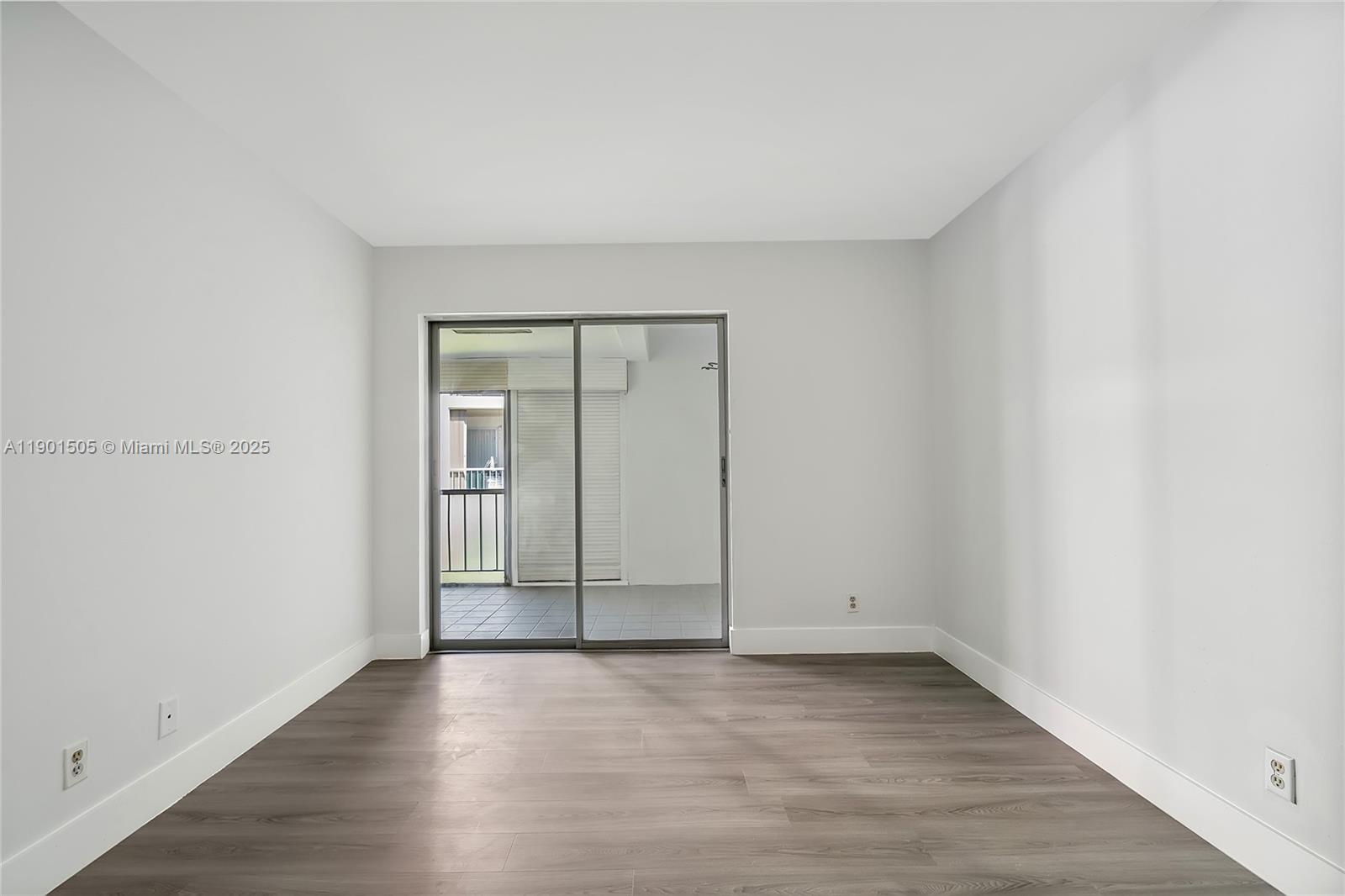 SPANISH OAKS COND DECL FI - Residential Lease