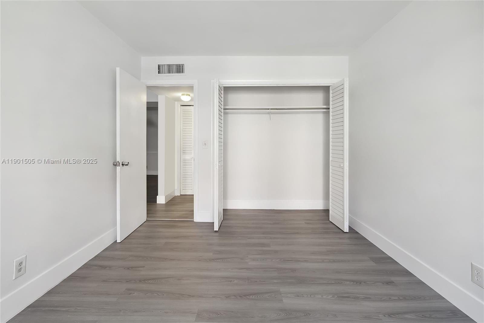 SPANISH OAKS COND DECL FI - Residential Lease