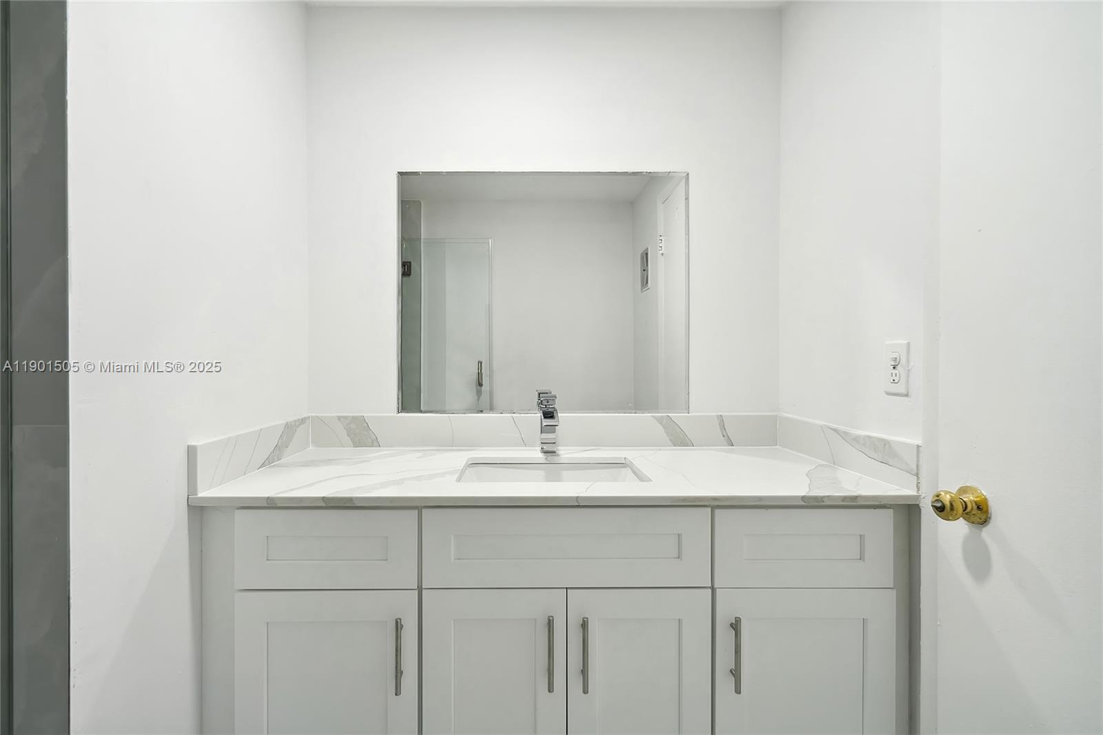 SPANISH OAKS COND DECL FI - Residential Lease