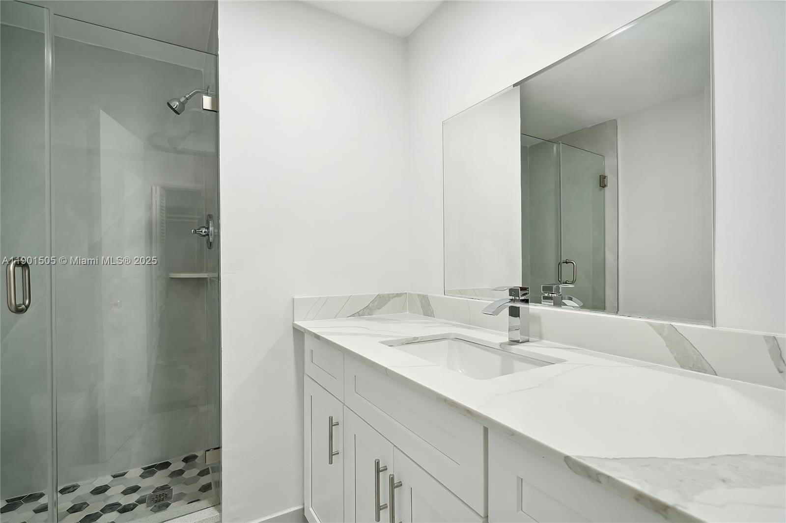 SPANISH OAKS COND DECL FI - Residential Lease