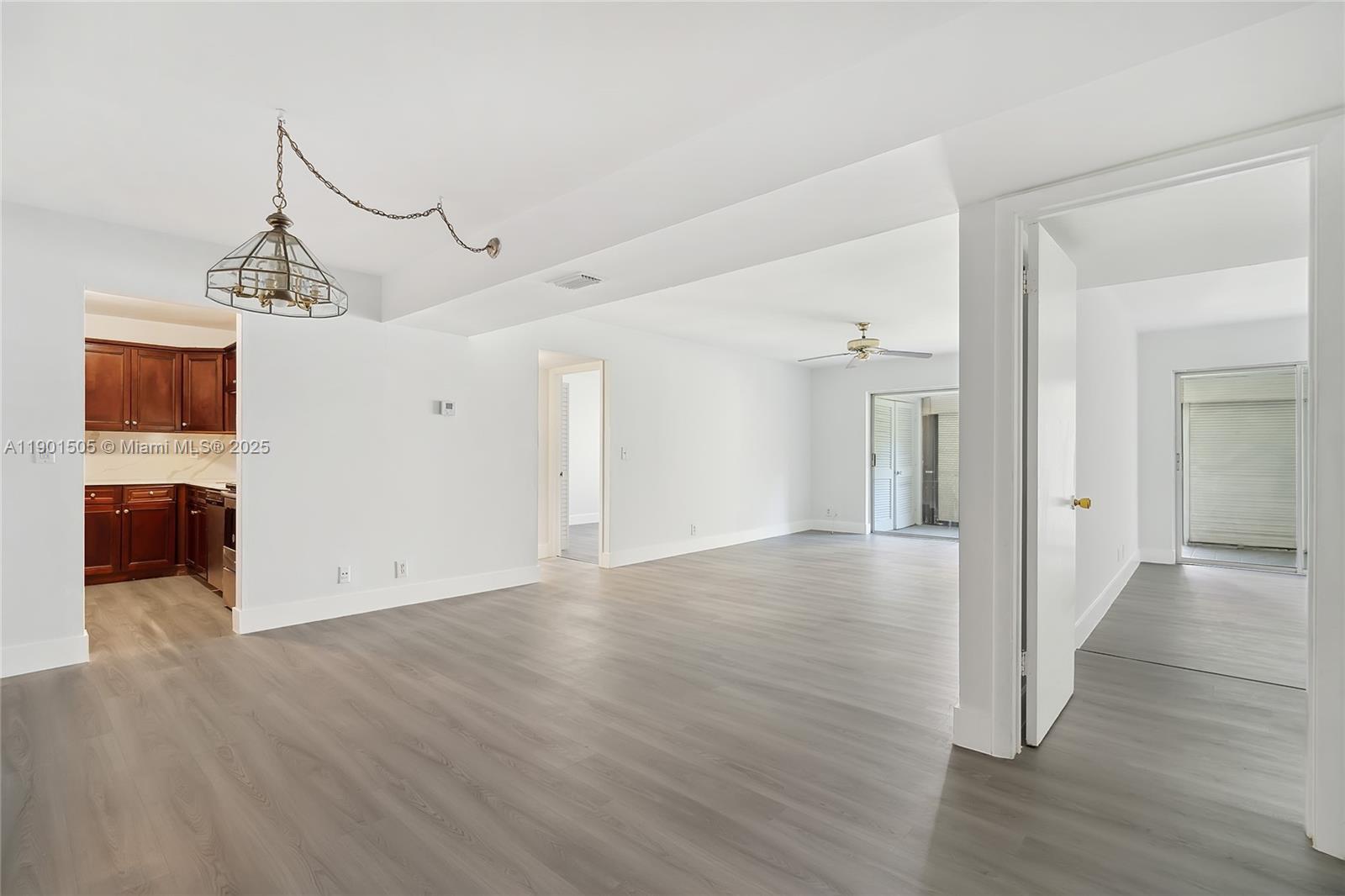 SPANISH OAKS COND DECL FI - Residential Lease