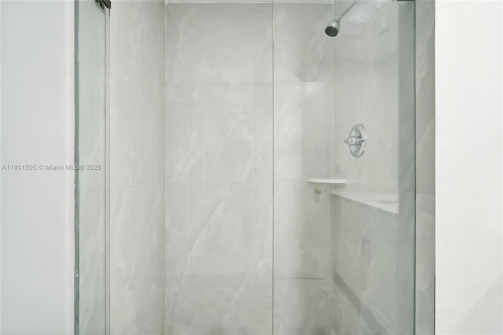 SPANISH OAKS COND DECL FI - Residential Lease